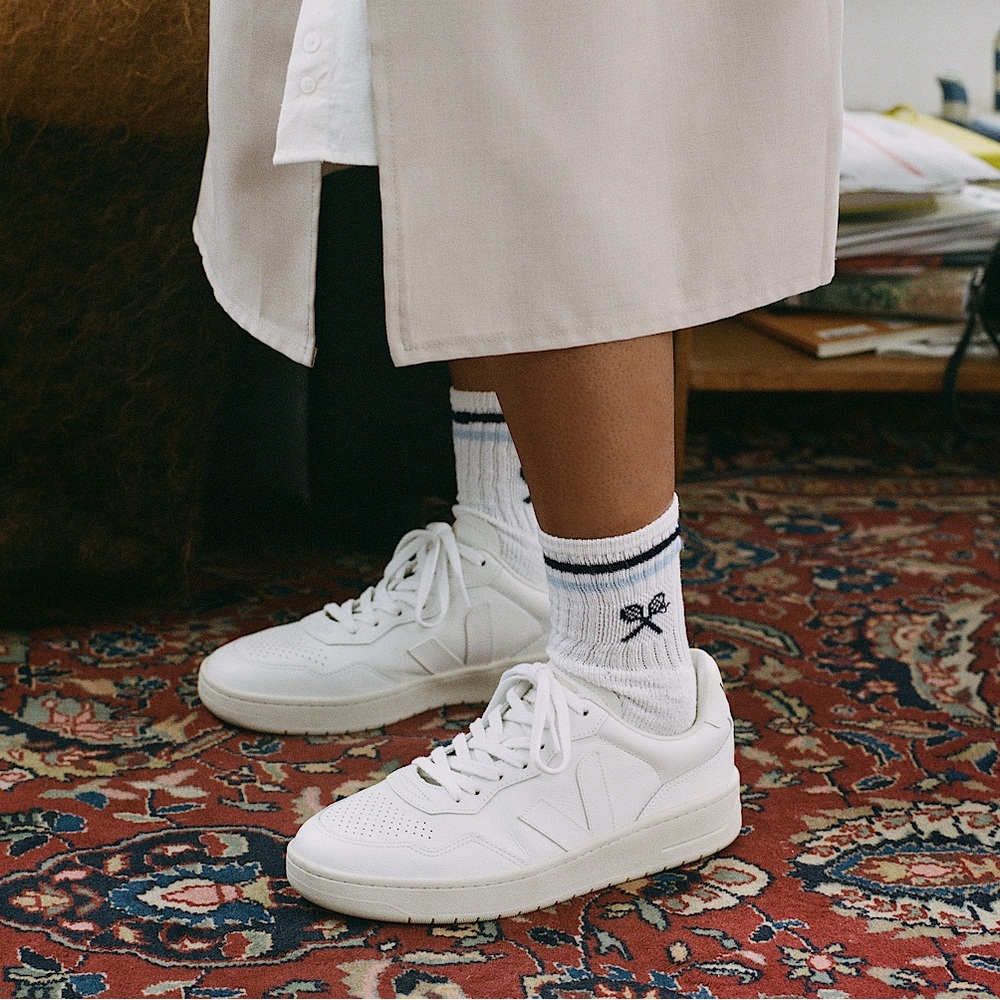 Veja ‘V-90’ Leather Trainers